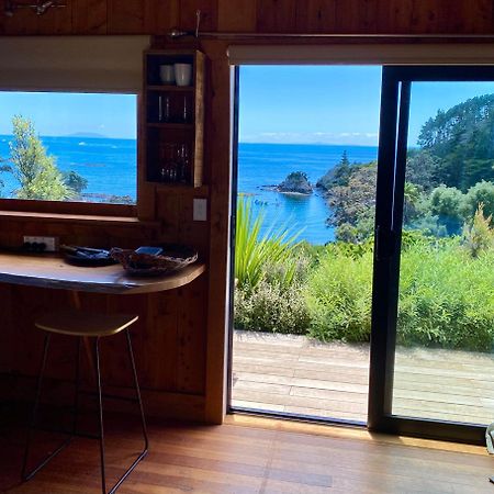 פאלם ביץ' Kereru Cabin - Spectacular Seaviews, Rustic, Glamping Eco Adventure מראה חיצוני תמונה