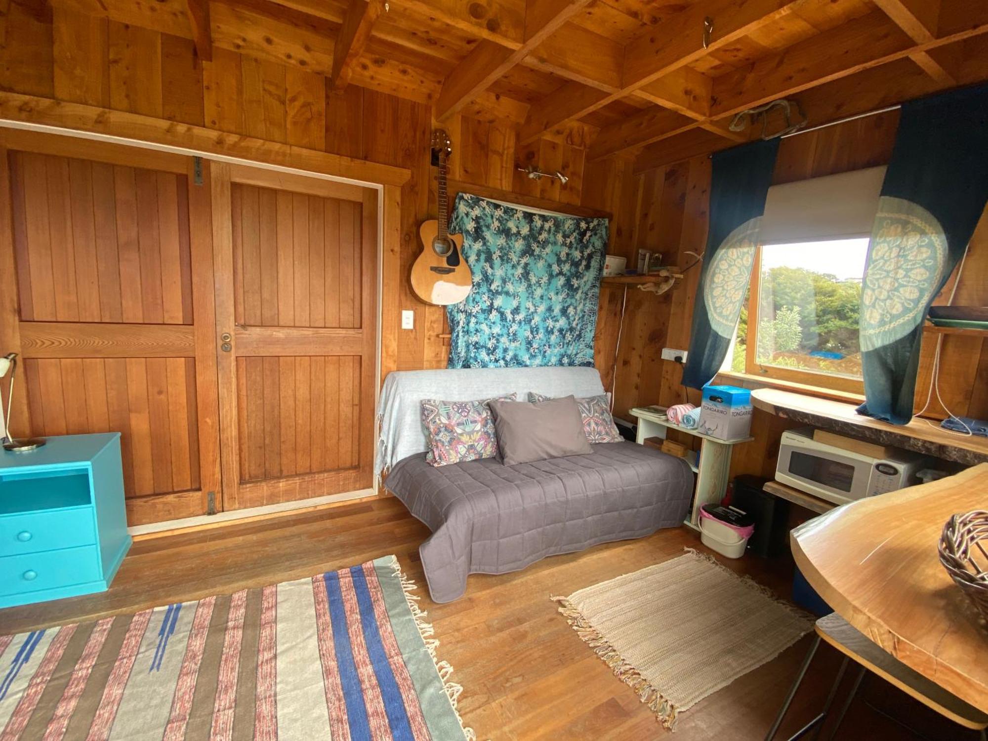 פאלם ביץ' Kereru Cabin - Spectacular Seaviews, Rustic, Glamping Eco Adventure מראה חיצוני תמונה